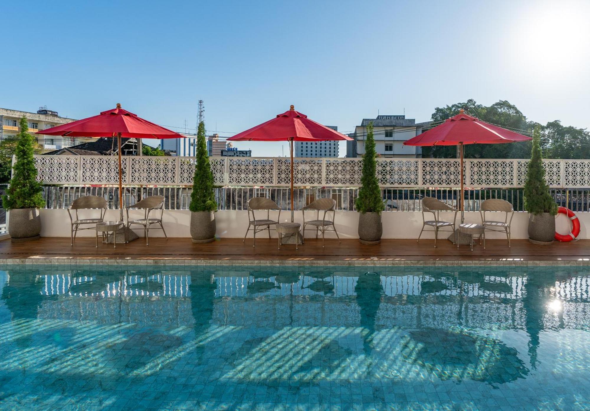 Hotel Midtown Ratsada Phuket Exterior photo